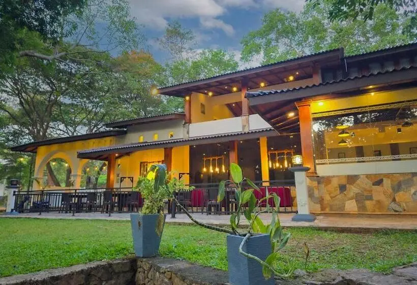 ホテル Grand Kalundawa Resort