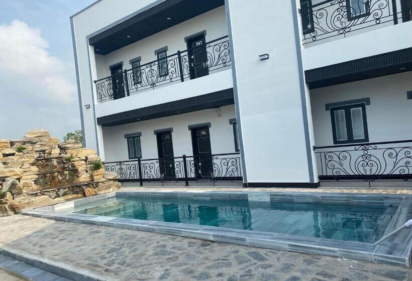 בית מלון כפרי Oasis