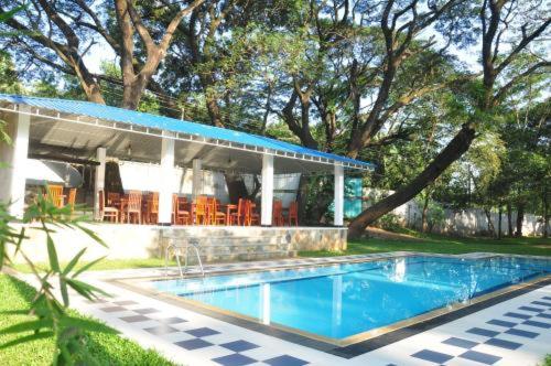 Hotel Kalundawa Nature Resort