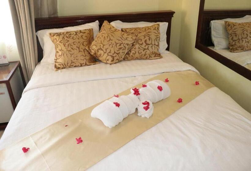 بنسيون Ahha Boutique Kampot