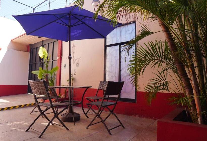 بنسيون Barrio Alto Hostal