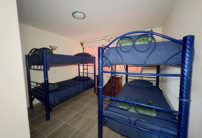 بنسيون Barrio Alto Hostal