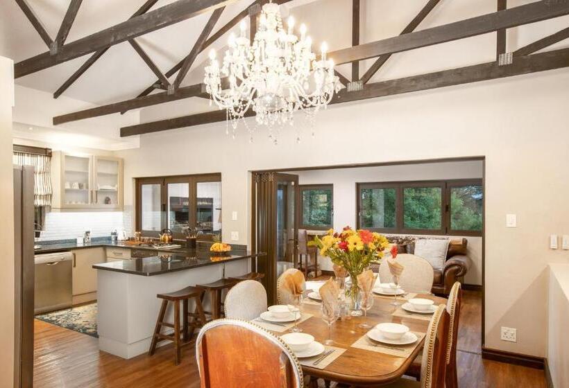 פנסיון Guesthouse Fort Knox