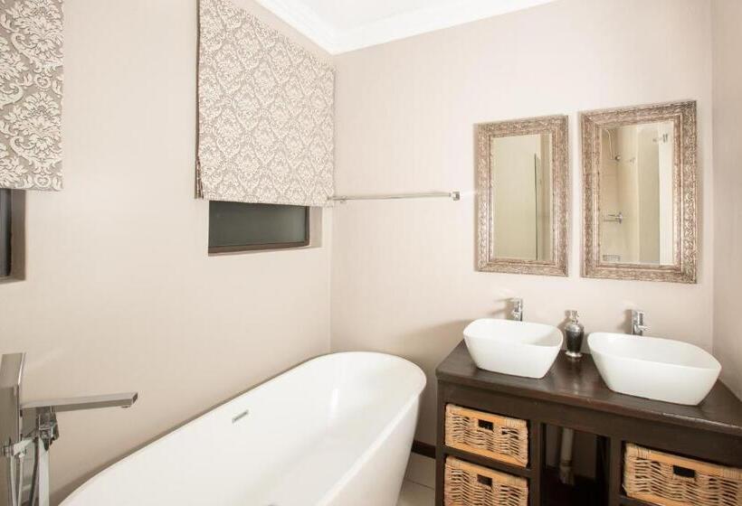 פנסיון Guesthouse Fort Knox