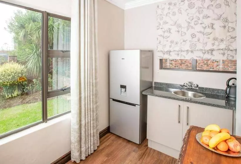 Majatalo Guesthouse Fort Knox