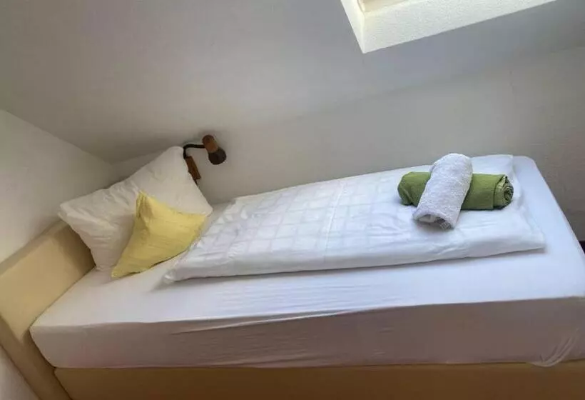 Majatalo Room In Guest Room   Single Room With Shared Bathroom And Kitchen In Forbach