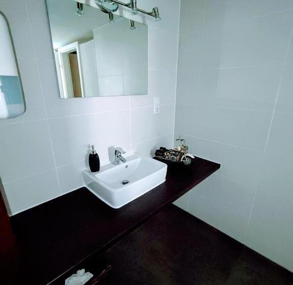 膳宿费 Room In Guest Room   Single Room With Shared Bathroom And Kitchen In Forbach