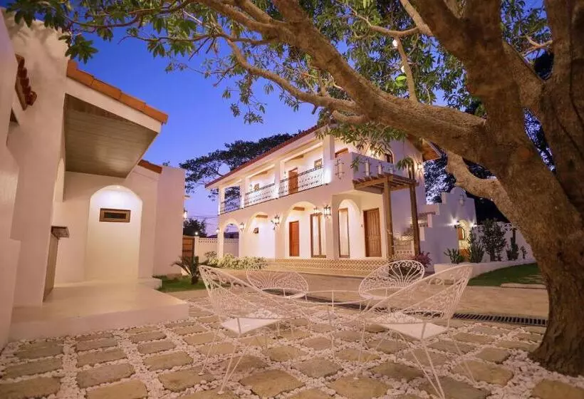 تختخواب و صبحانه Mija Casita
