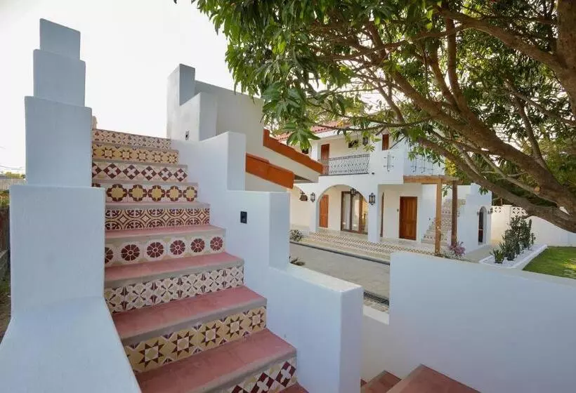 تختخواب و صبحانه Mija Casita