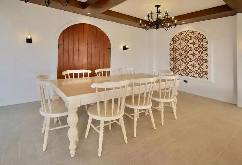 تختخواب و صبحانه Mija Casita