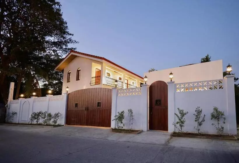 تختخواب و صبحانه Mija Casita