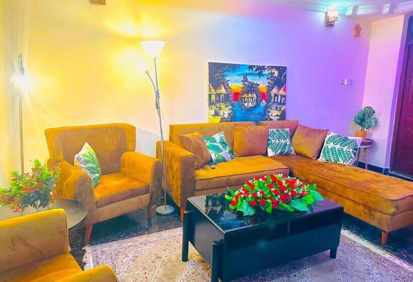 تختخواب و صبحانه The Central Heartbeat Haven Intercity