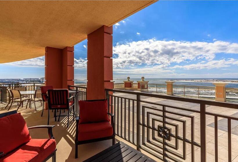 Bright, Corner Unit With Incredible Gulf And Sunset Views!