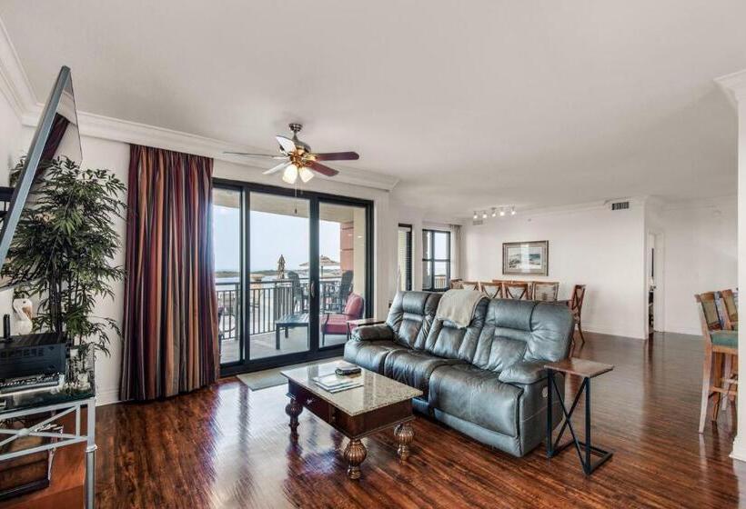 Bright, Corner Unit With Incredible Gulf And Sunset Views!