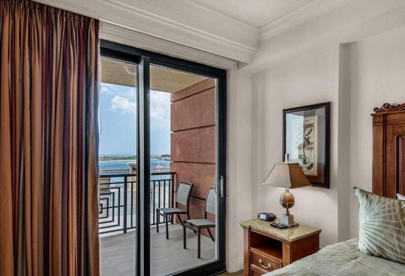 Bright, Corner Unit With Incredible Gulf And Sunset Views!