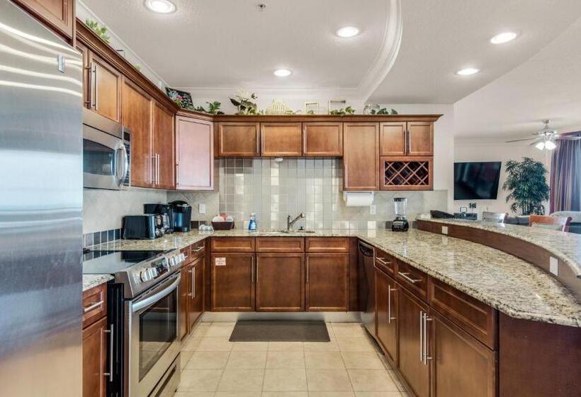 Bright, Corner Unit With Incredible Gulf And Sunset Views!