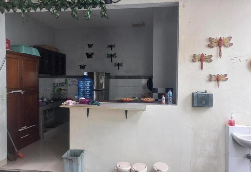 Hotel Capital O 93872 Natura Guest House Syariah