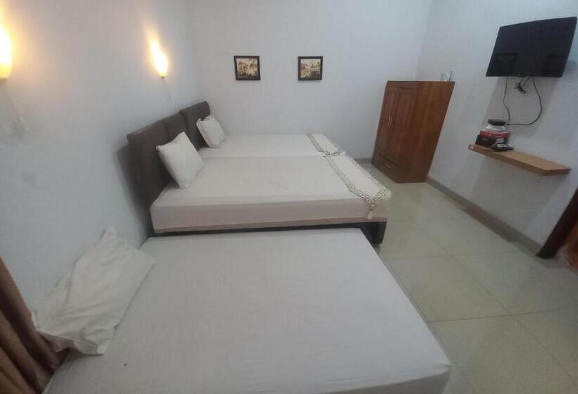 Hotel Capital O 93872 Natura Guest House Syariah