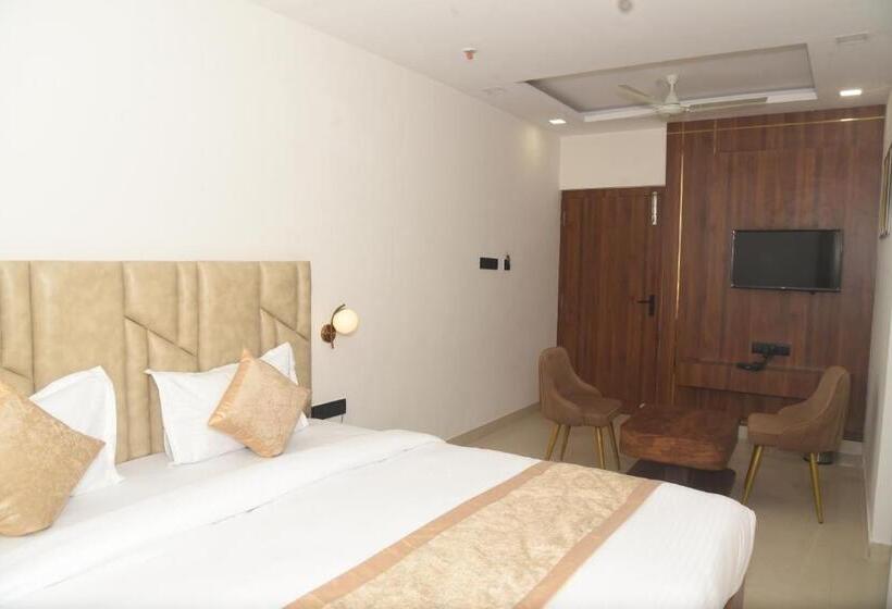 Hotel Lawang Signage