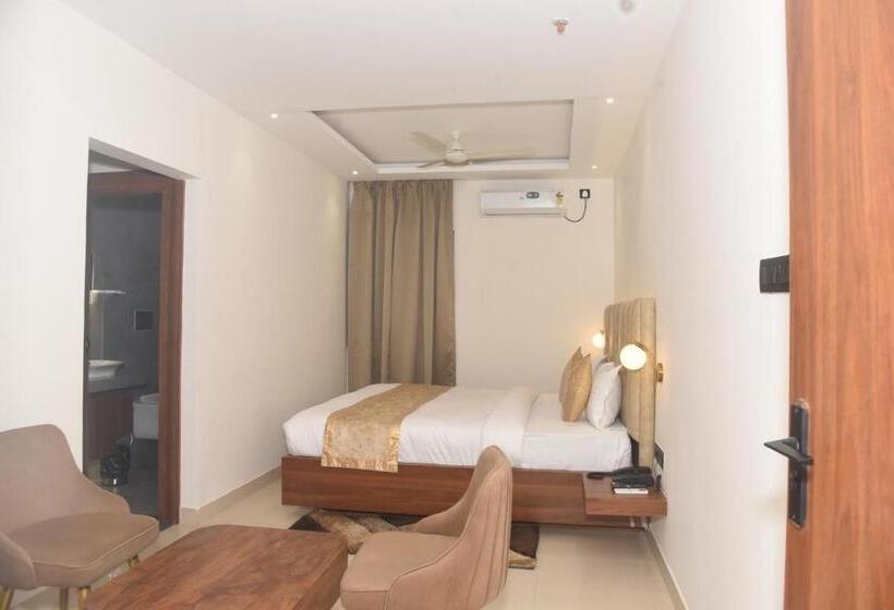 Hotel Lawang Signage