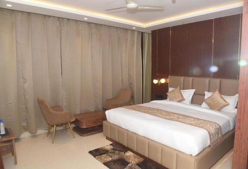 Hotel Lawang Signage