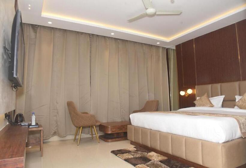 Hotel Lawang Signage