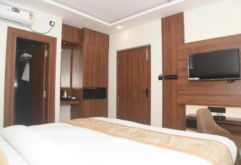 Hotel Lawang Signage