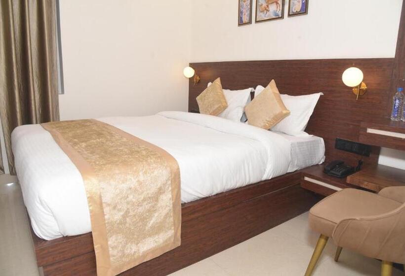 Hotel Lawang Signage