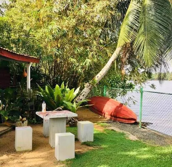 Hotel River Paradise