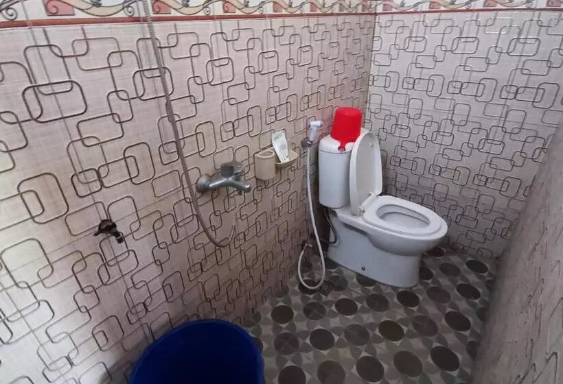 Hotelli Spot On 93819 Homestay Shinta Syariah