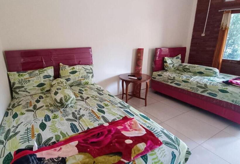 בית מלון כפרי Spot On 93819 Homestay Shinta Syariah