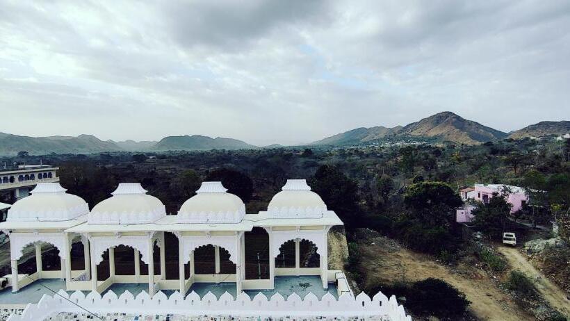 בית מלון כפרי The Hamirgarh Palace