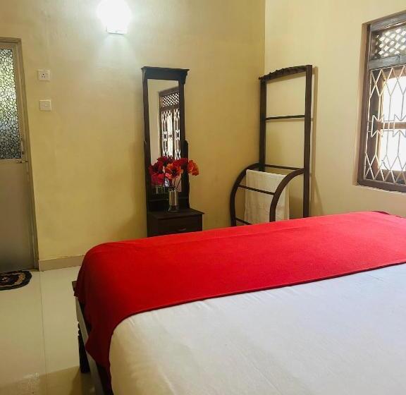 Пансион Four Seasons Villa