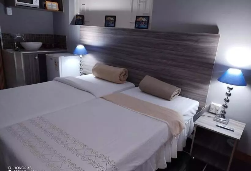 پانسیون Fumods Guest House