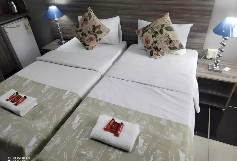 پانسیون Fumods Guest House