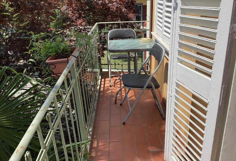 פנסיון Villa Dina