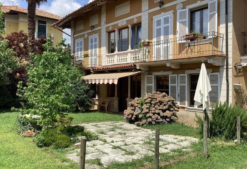 פנסיון Villa Dina