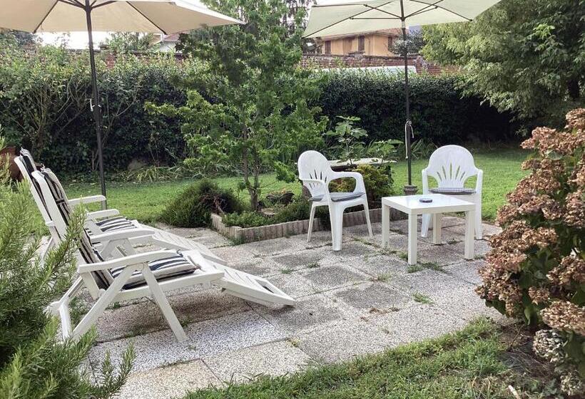 פנסיון Villa Dina