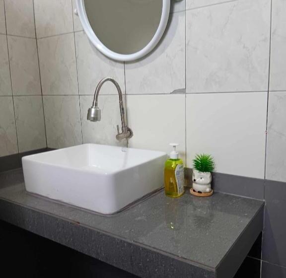 แม่หาด Hostel Kohtao