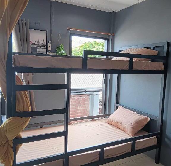 แม่หาด Hostel Kohtao