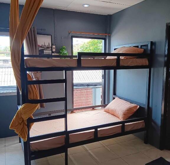 แม่หาด Hostel Kohtao