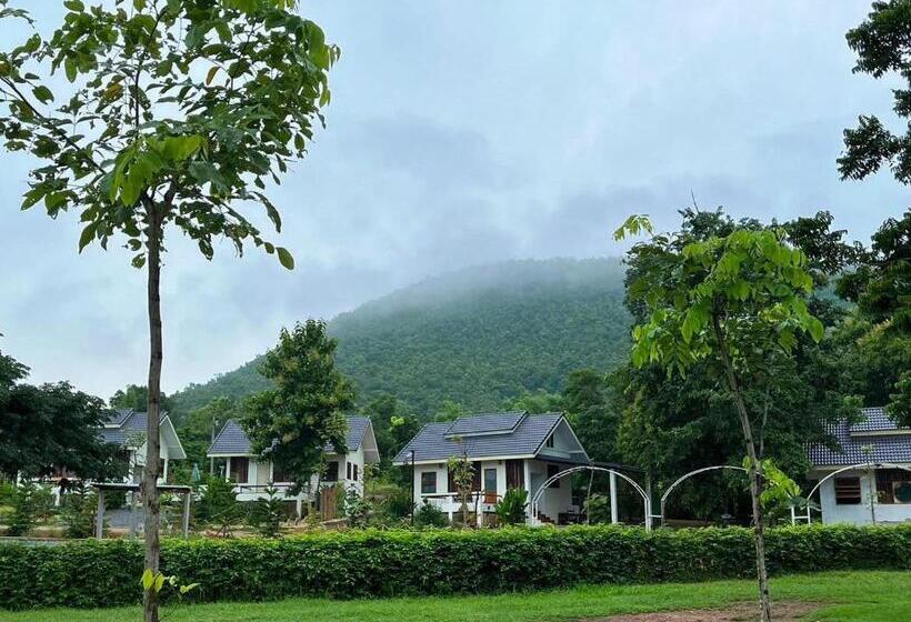 Bed and Breakfast พรพนาฮิลล์รีสอร์ท