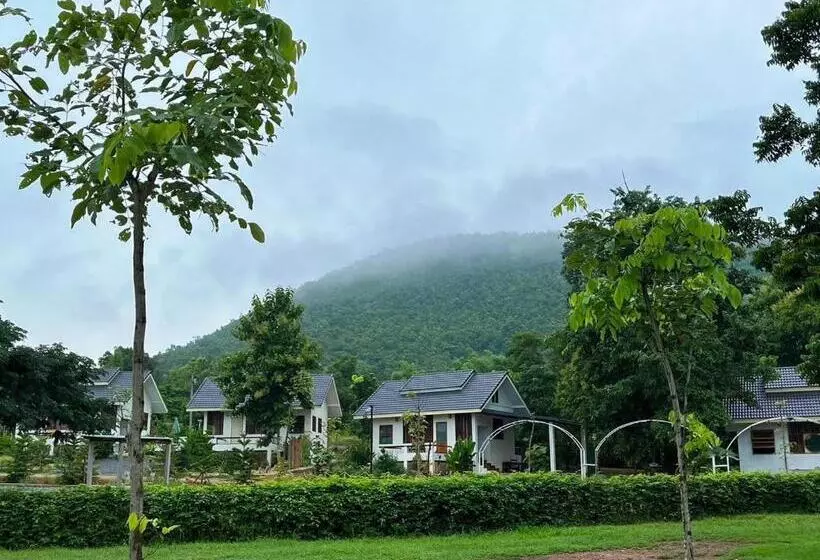 Aamiaismajoitus (B&B) พรพนาฮิลล์รีสอร์ท