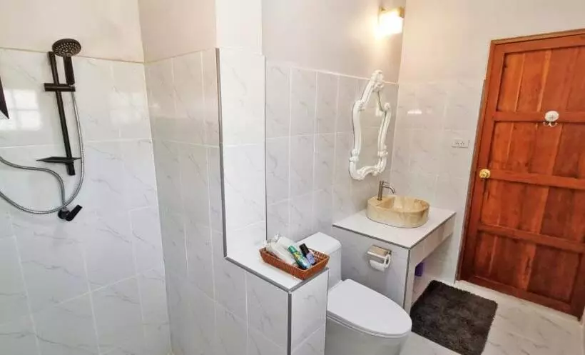 Aamiaismajoitus (B&B) พรพนาฮิลล์รีสอร์ท