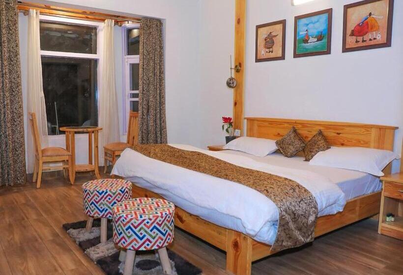 Bed and Breakfast Aaryam Villa