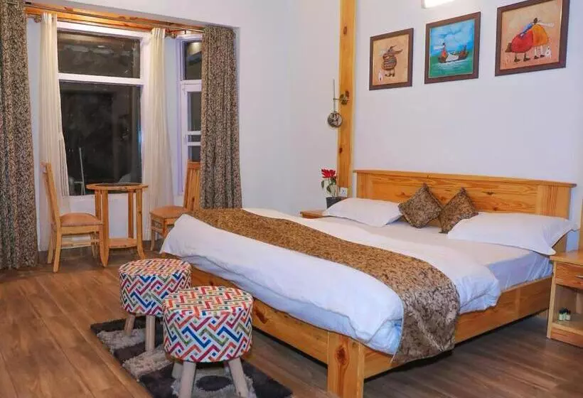 Aamiaismajoitus (B&B) Aaryam Villa