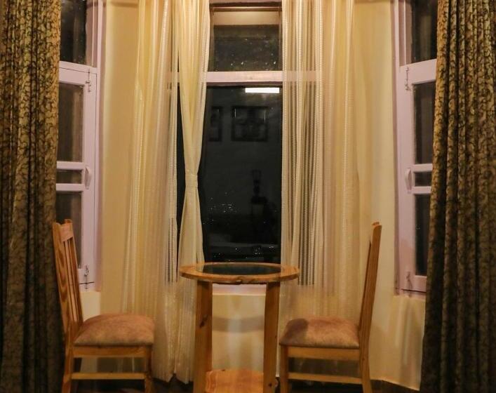 Bed and Breakfast Aaryam Villa