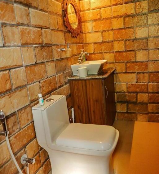 Bed and Breakfast Aaryam Villa