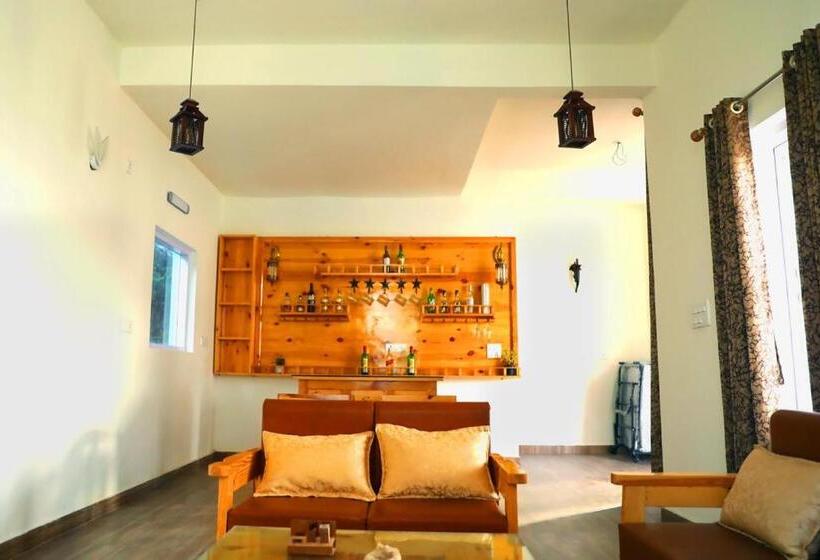 Bed and Breakfast Aaryam Villa