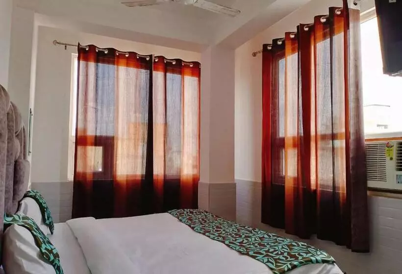 Hotelli Avexia Kanha Residency